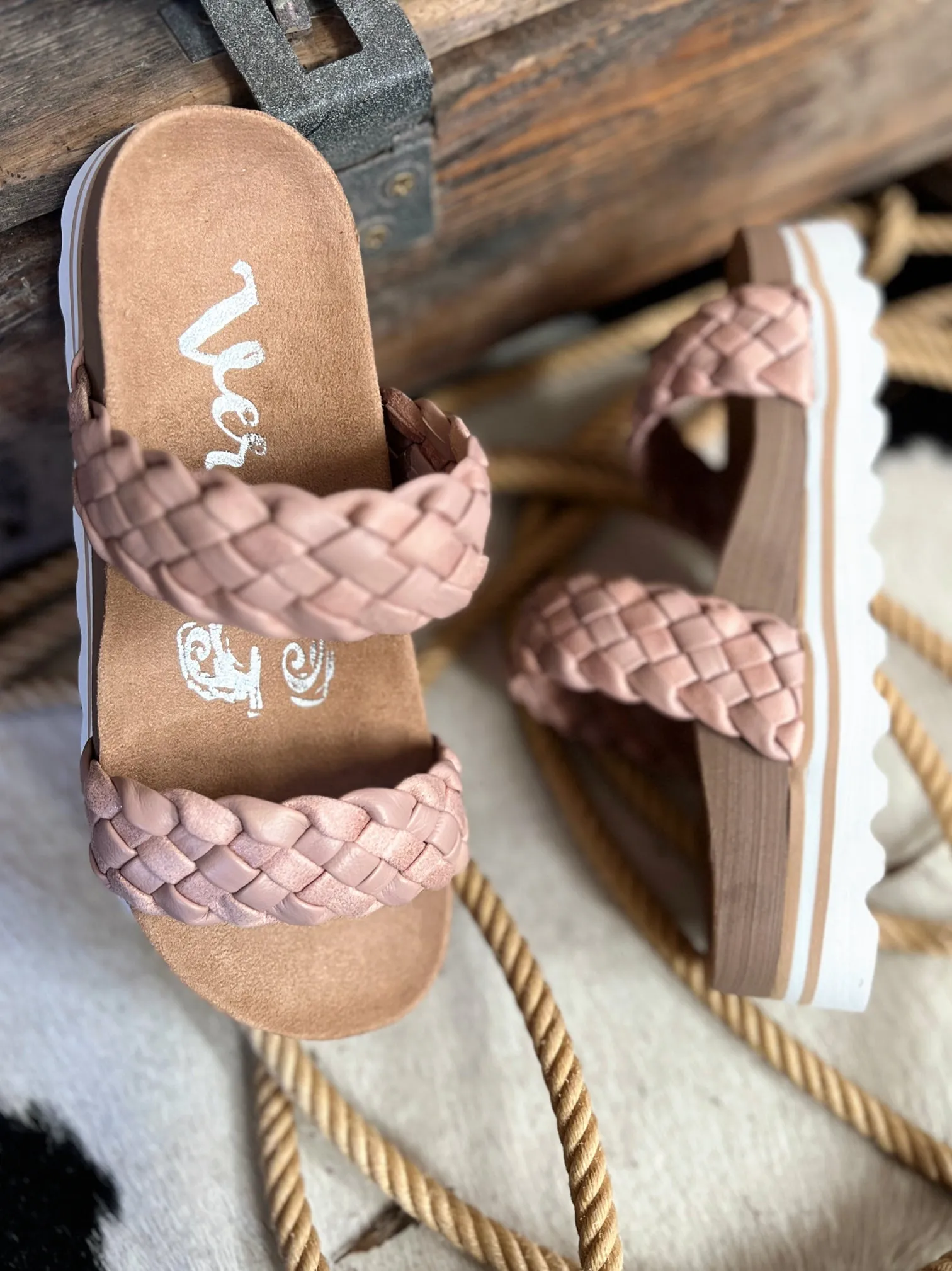 Braidon Has Me Blushin' Platform Sandals*