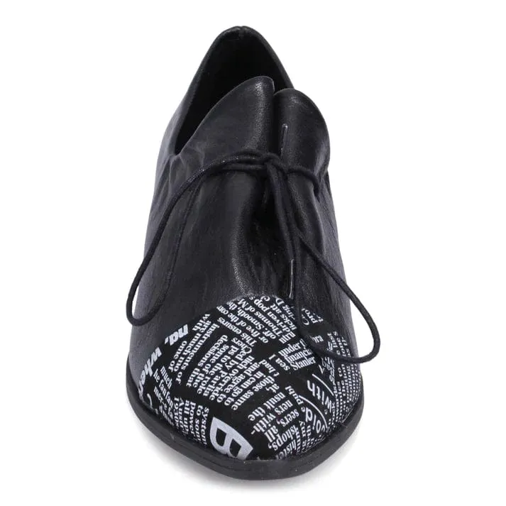 Bueno Women's Bailey Flats- Black/ Newsprint